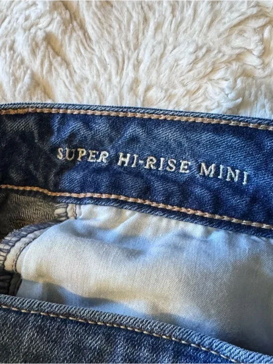 American Eagle Embroidered Distressed Denim Mini Skirt Size 8 Boho Festival - Picture 6 of 6